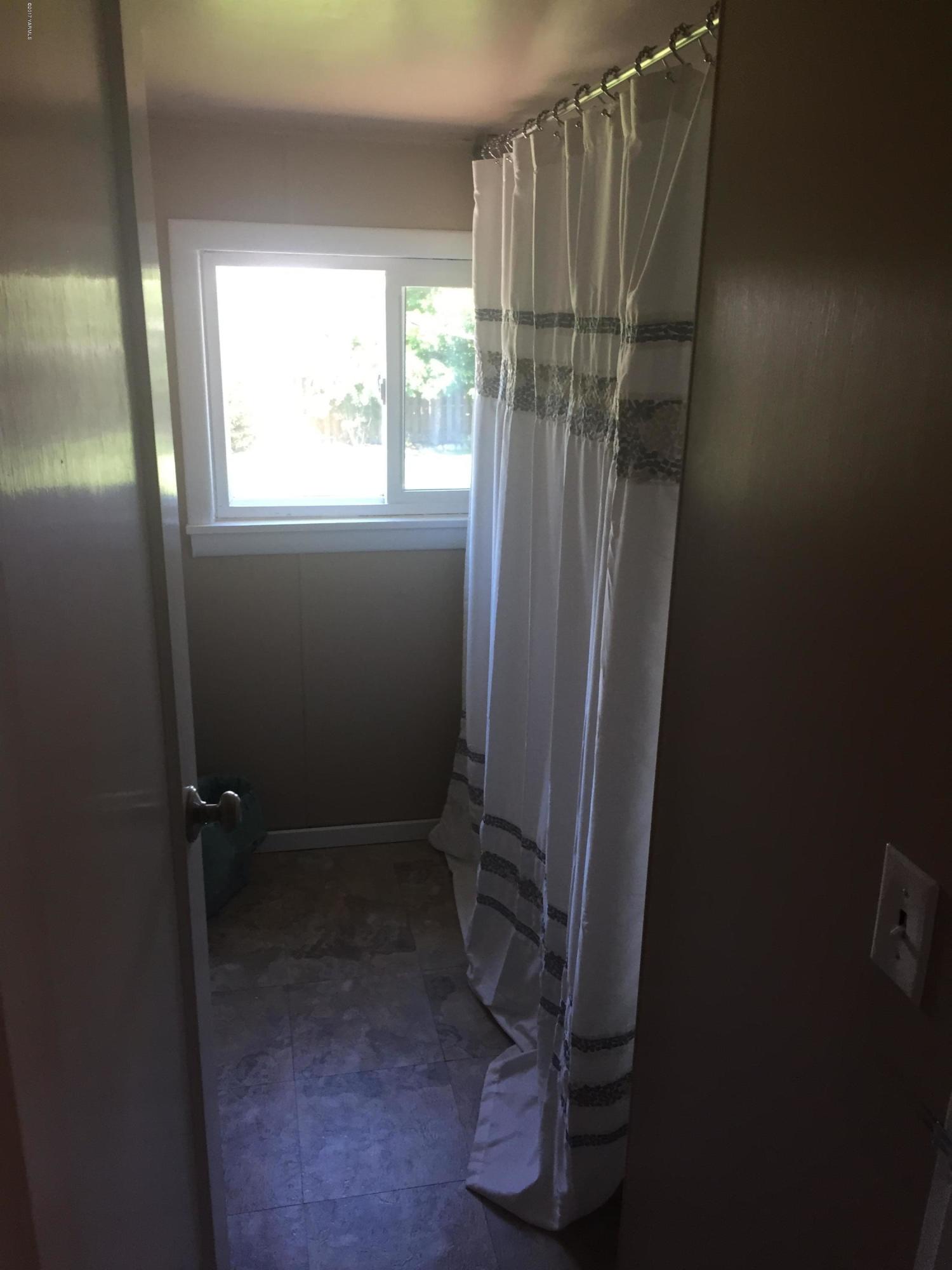 431 Allan Road Naches, WA 98937 - Photo 45 of 50 a view of walk in closet