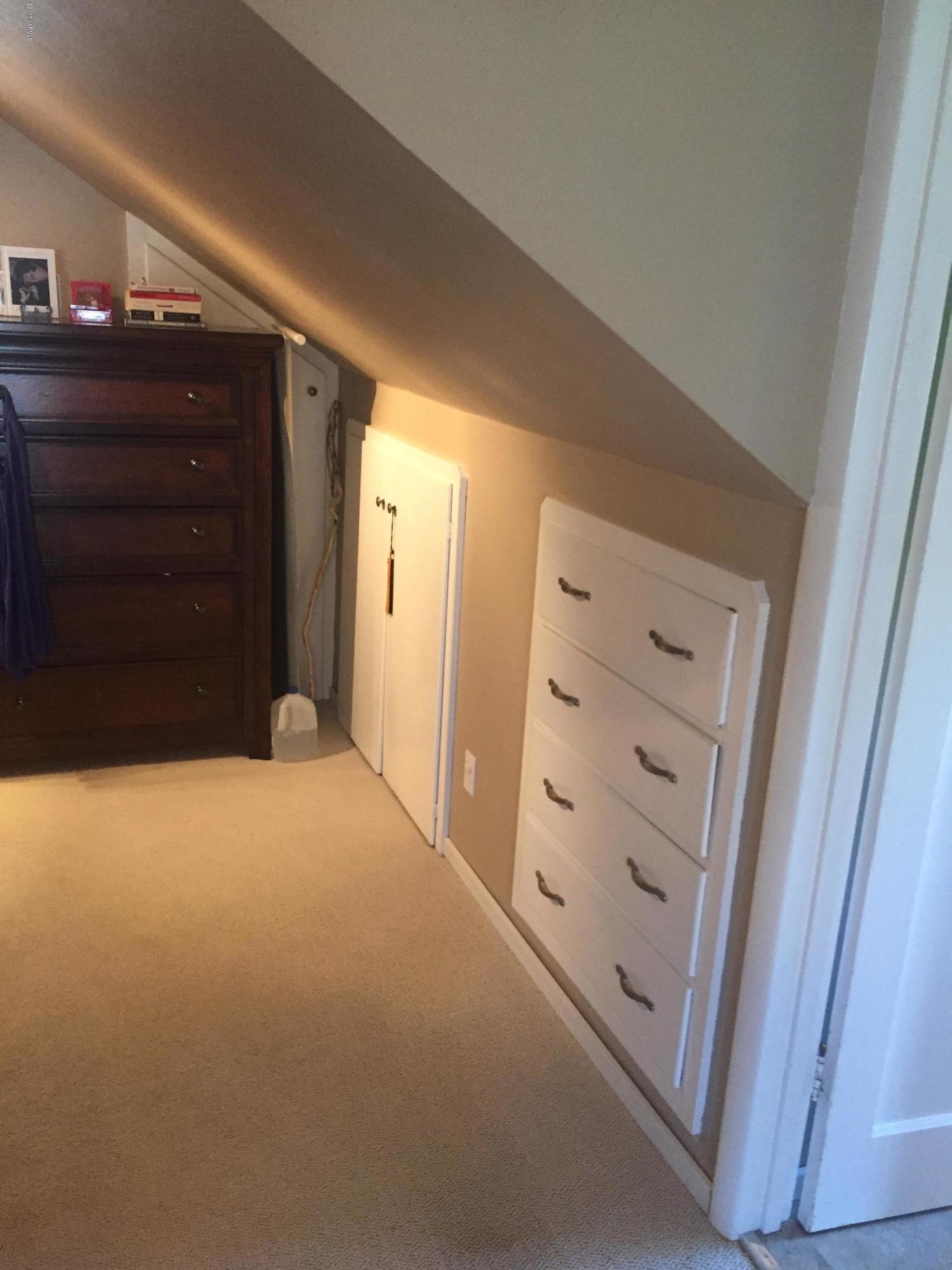 431 Allan Road Naches, WA 98937 - Photo 48 of 50 a view of closet area