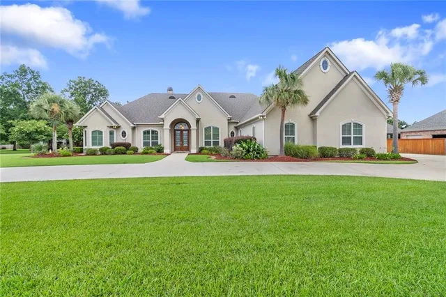 $1,375,000 | 305 Opine Court, Covington, LA 70433