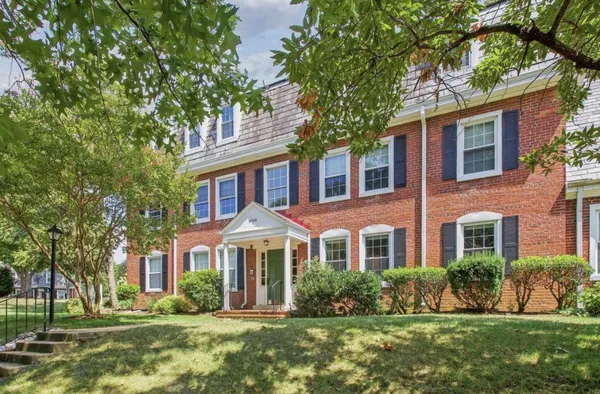 $2,795 | 4906 30th Street South, Unit A2, Arlington, VA 22206