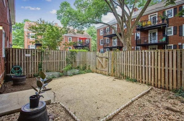 $2,795 | 4906 30th Street South, Unit A2, Arlington, VA 22206