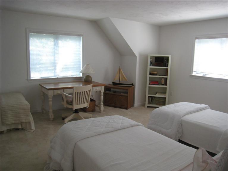 39 Summersea Road Mashpee, MA 02649 - Photo 18 of 18 a bedroom with a bed and a window