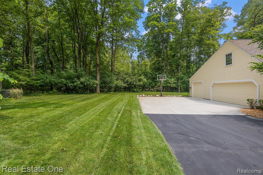 31360 Bingham Road Bingham Farms, MI 48025 - Photo 4 of 66
