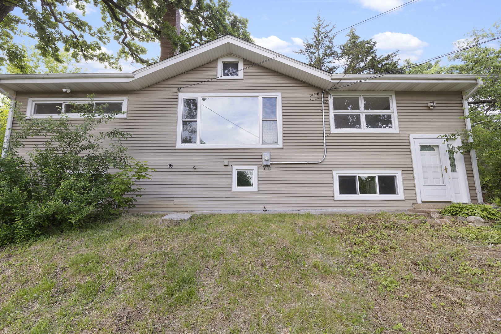 8717 Gardner Road Fox River Grove, IL 60021 - Photo 2 of 27