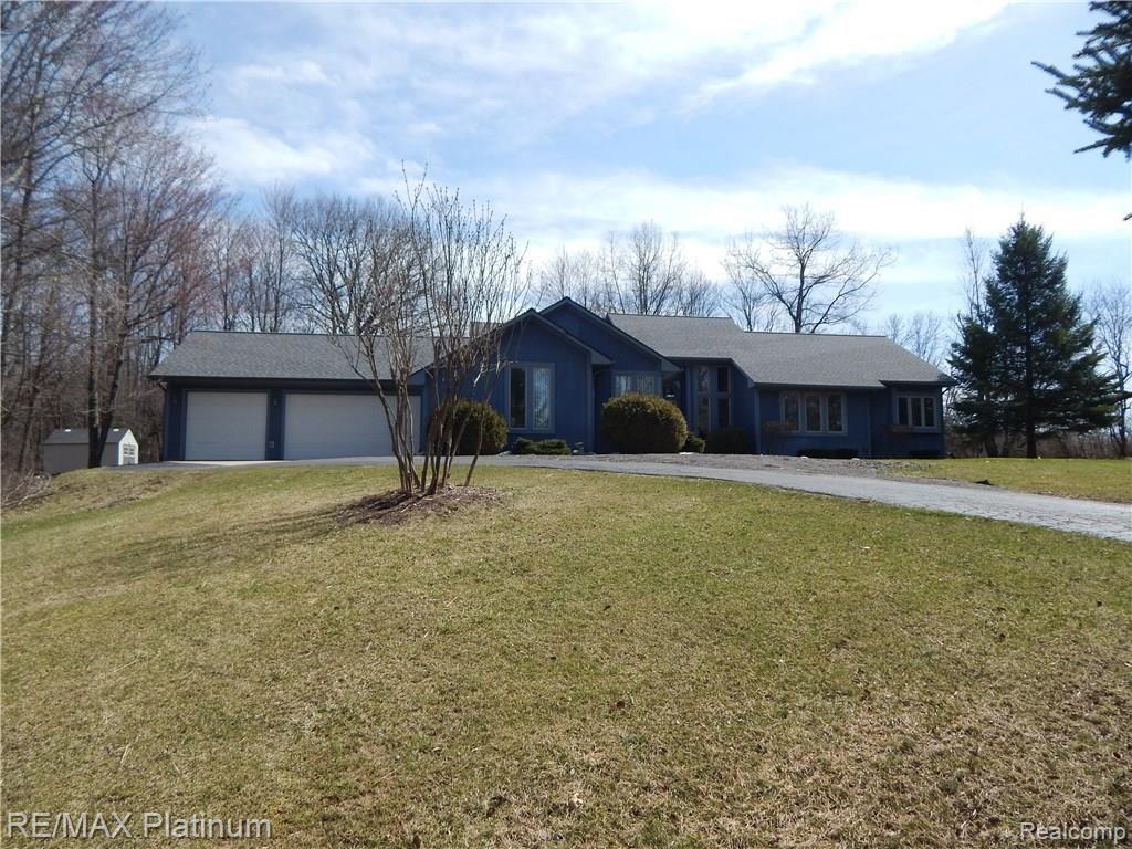 19283 Hickory Ridge Road Fenton, MI 48430 - Photo 5 of 72 DSCN3789.JPG