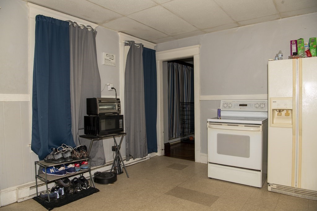 229-231 College Street Springfield, MA 01109 - Photo 4 of 42 Gallery Image 4
