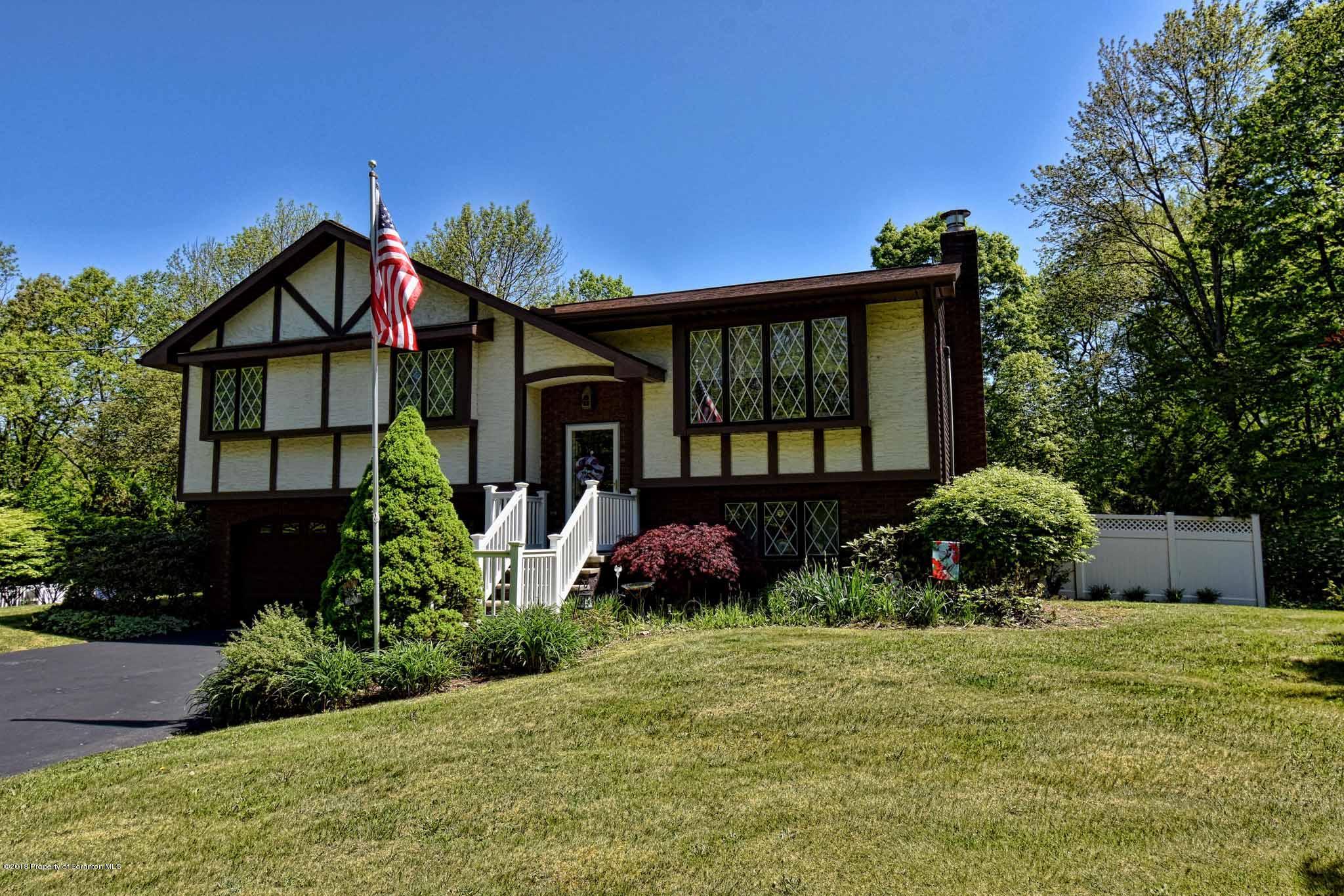 207 Velview Road Moscow, PA 18444 - Photo 2 of 40 Gallery Image 2