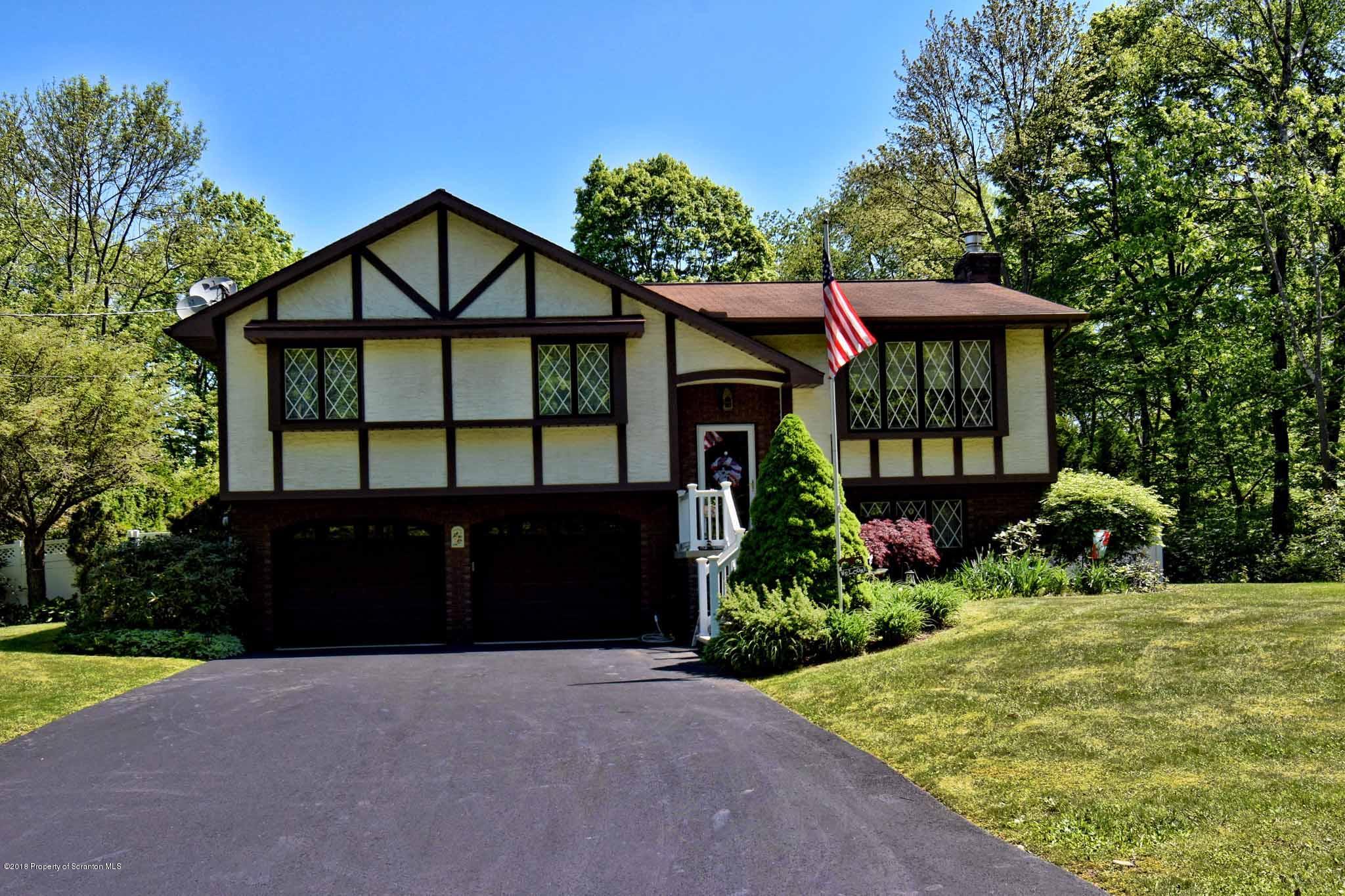 207 Velview Road Moscow, PA 18444 - Photo 3 of 40 Gallery Image 3