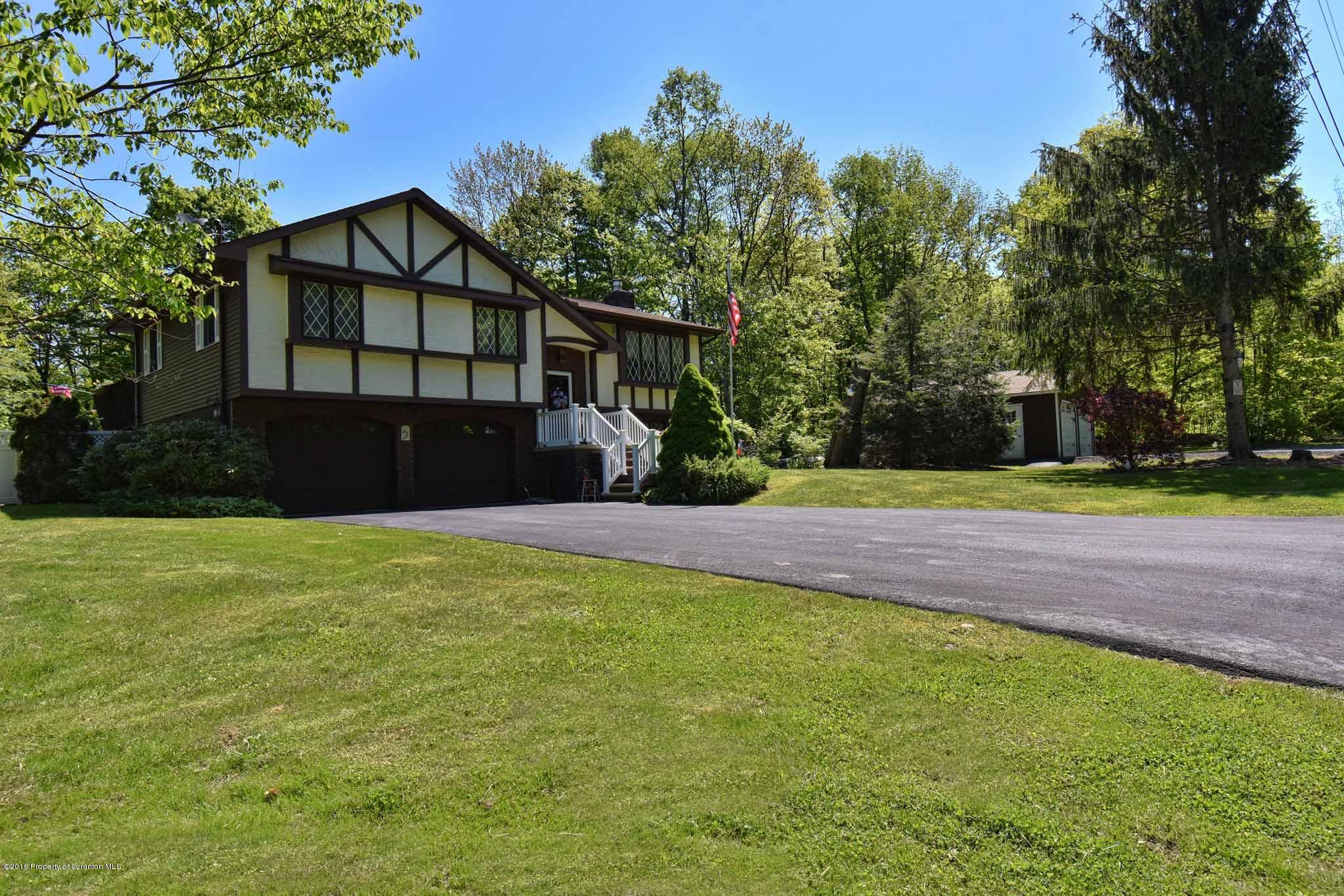 207 Velview Road Moscow, PA 18444 - Photo 4 of 40 Gallery Image 4