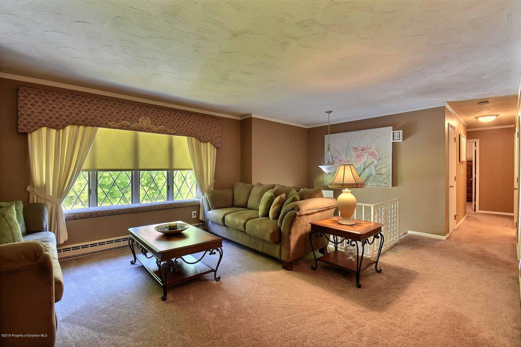 207 Velview Road Moscow, PA 18444 - Photo 6 of 40 Gallery Image 6