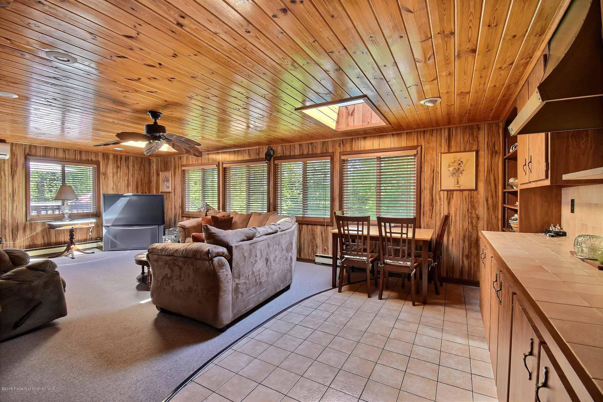 207 Velview Road Moscow, PA 18444 - Photo 9 of 40 Gallery Image 9