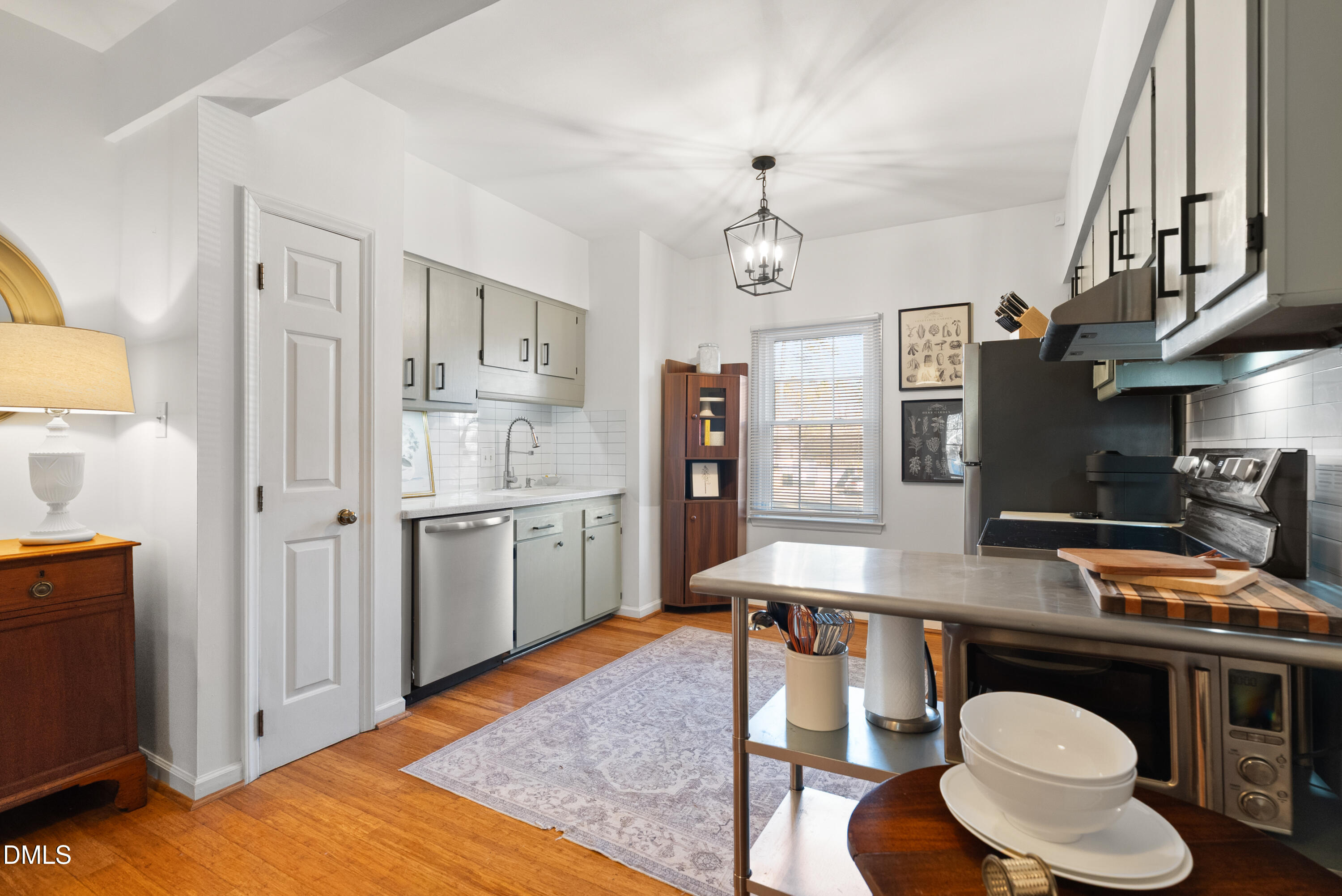 6133 Bushmills Street Raleigh, NC 27613 - Photo 5 of 31 6133 Bushmill-9