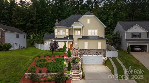 $879,000 | 2117 Middlebridge Court, Fort Mill, SC 29715