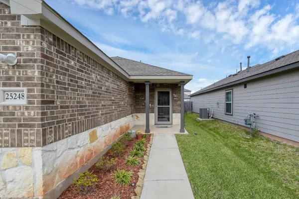 $1,750 | 25248 Pomegranate Place, Montgomery, TX 77316