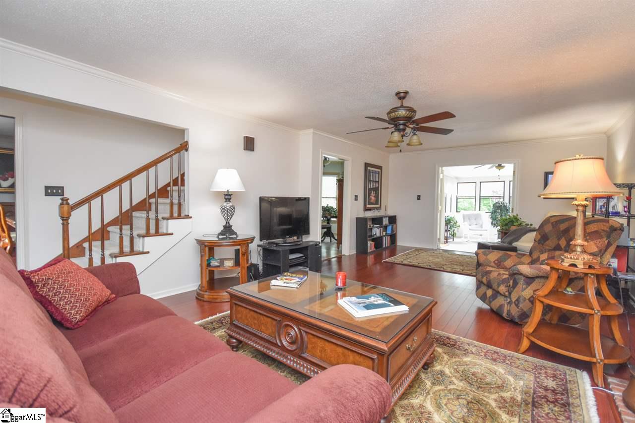 705 Pineapple Pointe Greenville, SC 29607 - Photo 3 of 36 Gallery Image 3
