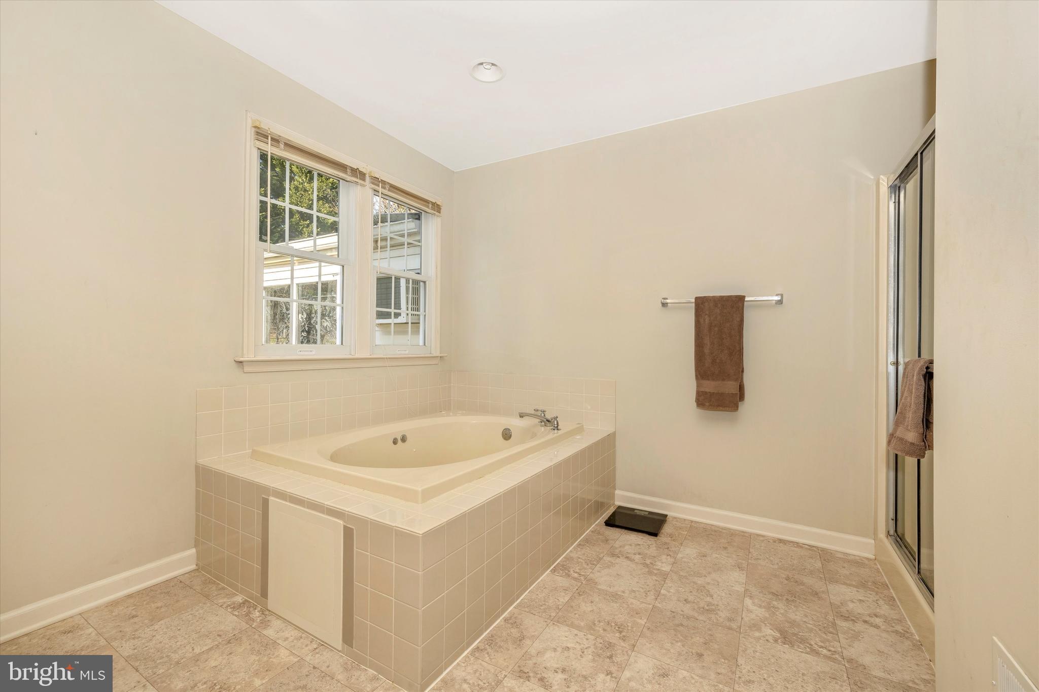 1444 Brown Road Westminster, MD 21158 - Photo 29 of 65 Primary Bath