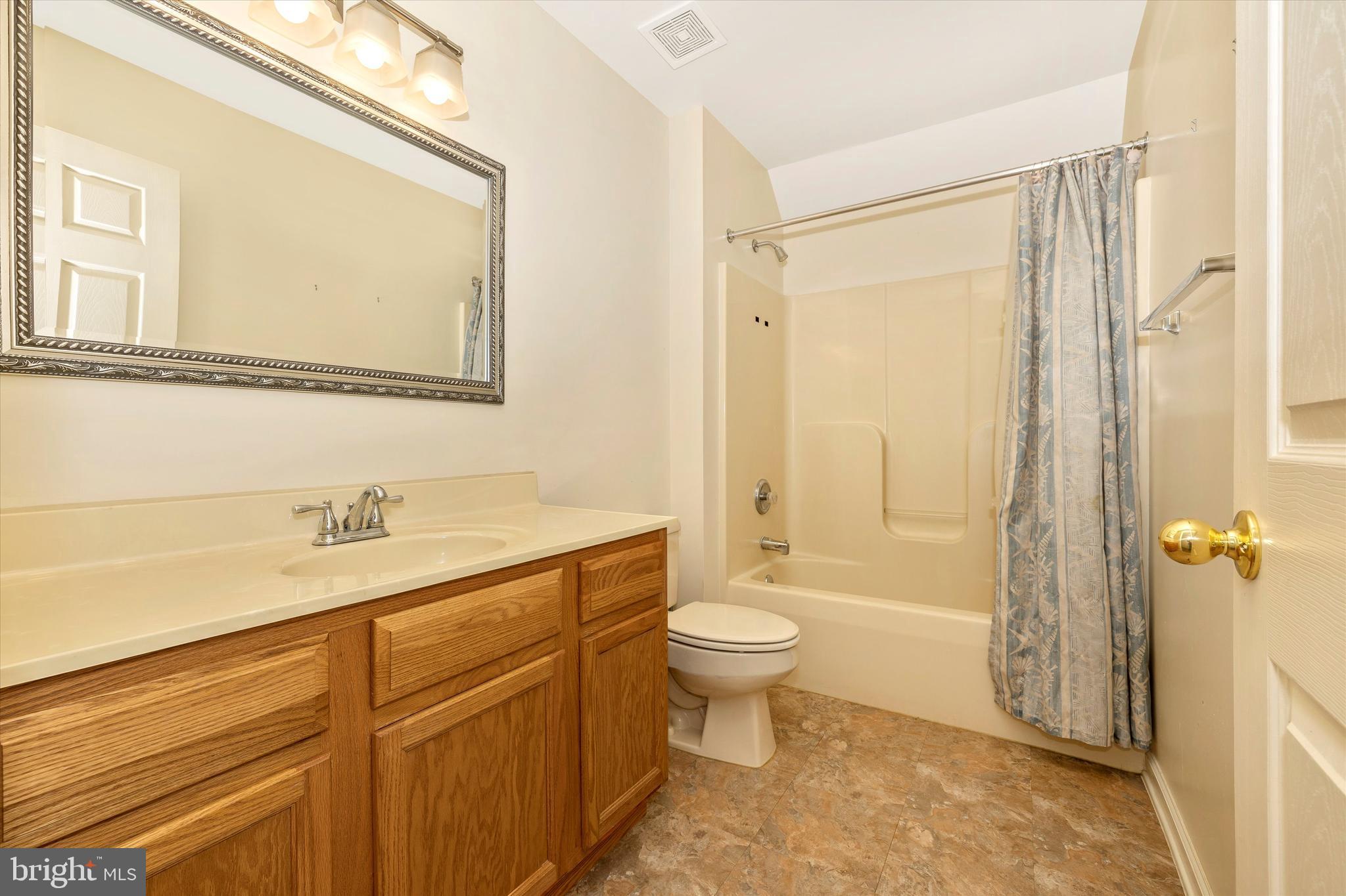 1444 Brown Road Westminster, MD 21158 - Photo 34 of 65 Hall Bath - 2nd Floor