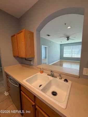 $1,950 | 7990 Baymeadows Road, Unit 829, Jacksonville, FL 32256