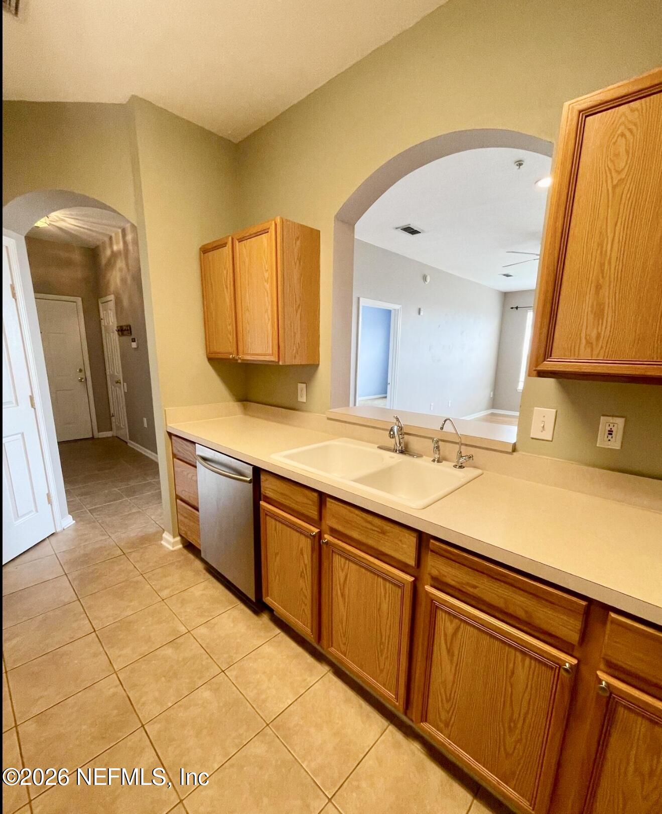 7990 Baymeadows Road, Unit 829 Jacksonville, FL 32256 - Photo 9 of 18 IMG_2196