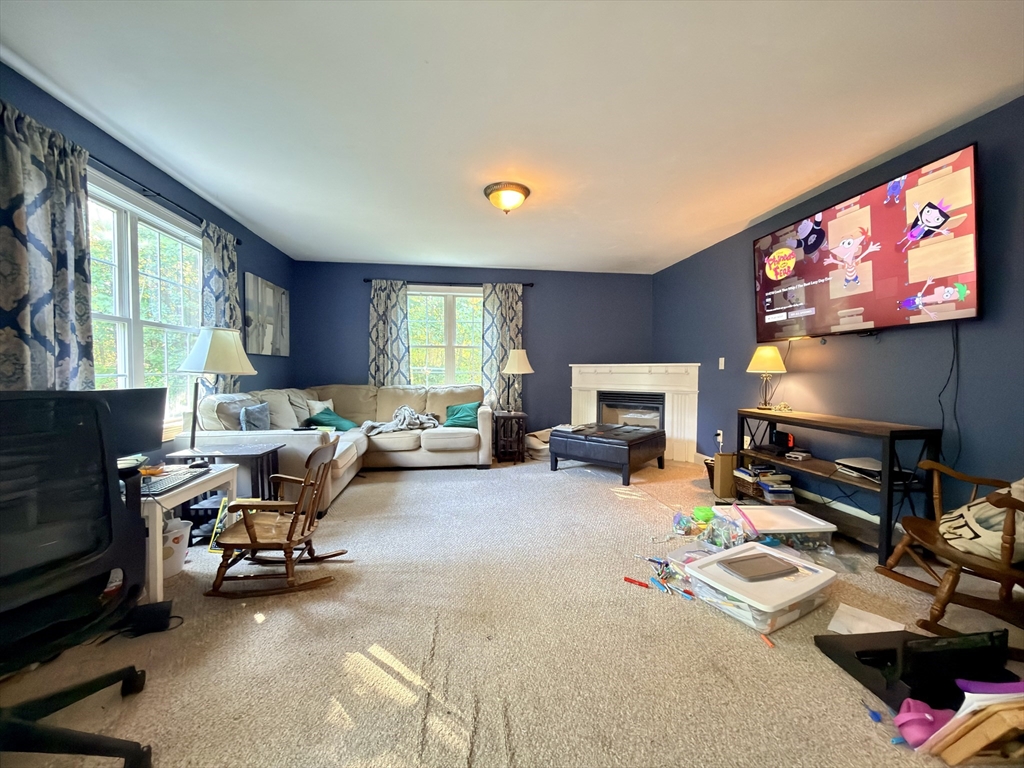 215 Main Street Sturbridge, MA 01566 - Photo 8 of 34