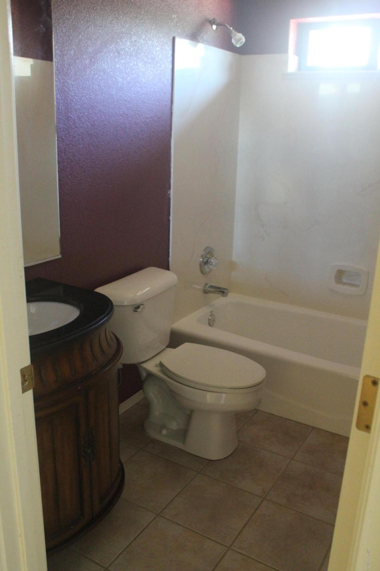 1492 Copper Basin Road Prescott, AZ 86303 - Photo 15 of 20 Guest Bathroom