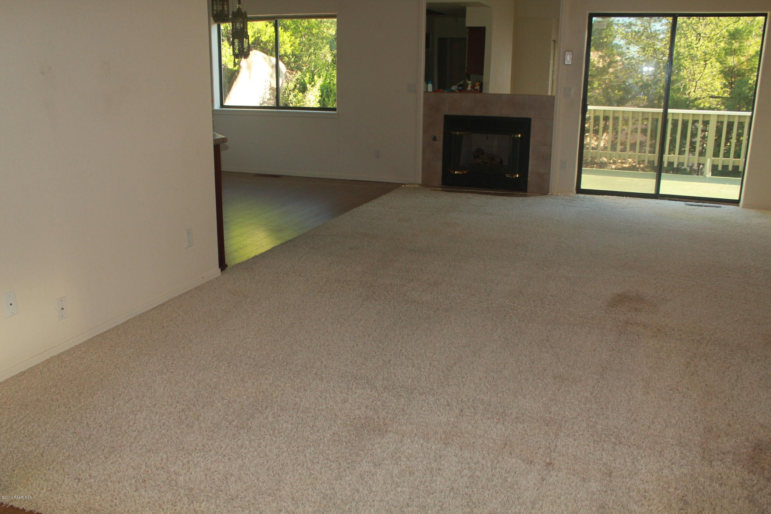 1492 Copper Basin Road Prescott, AZ 86303 - Photo 2 of 20 Living Room