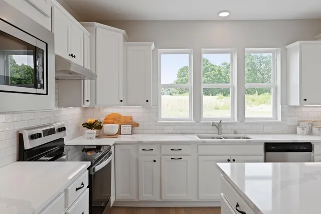 $576,765 | 19663 Hunters Ridge, Rogers, MN 55374