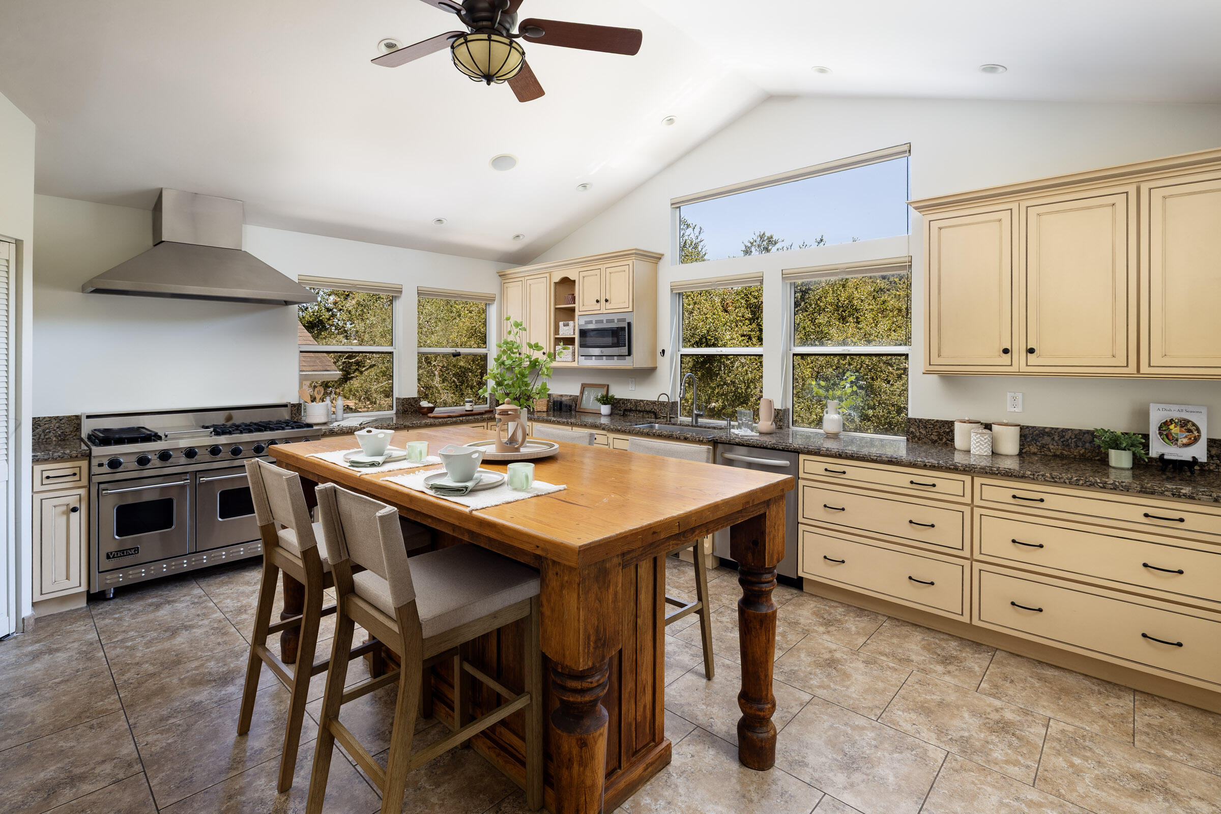 1352 Manitou Road Santa Barbara, CA 93101 - Photo 7 of 29 Kitchen