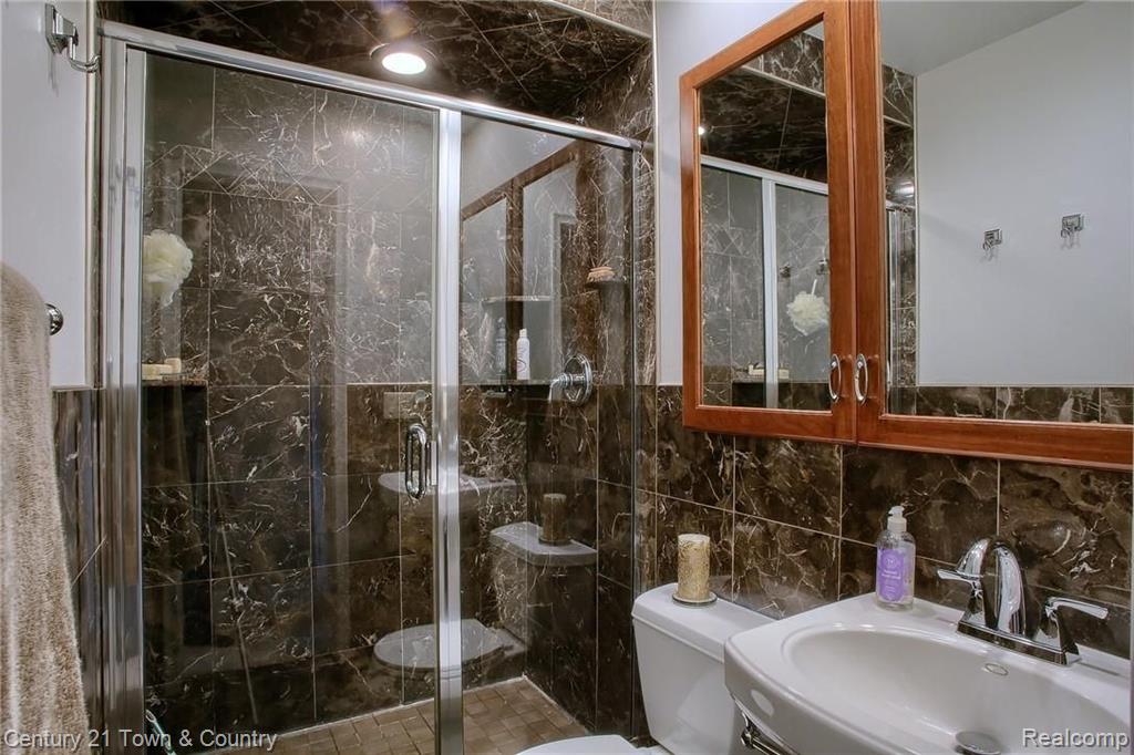 2300 Kingsford Road Rochester Hills, MI 48309 - Photo 20 of 32