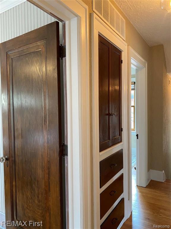 240 Fisher Road Grosse Pointe Farms, MI 48230 - Photo 31 of 54