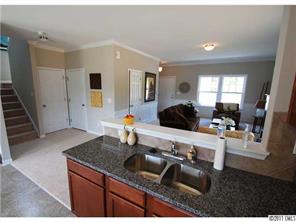 2619 Bramble Ridge Court Charlotte, NC 28215 - Photo 3 of 10 Gallery Image 3