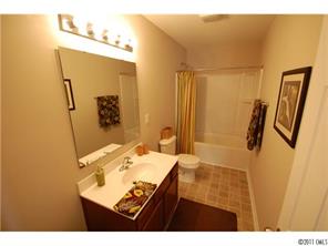 2619 Bramble Ridge Court Charlotte, NC 28215 - Photo 9 of 10 Gallery Image 9