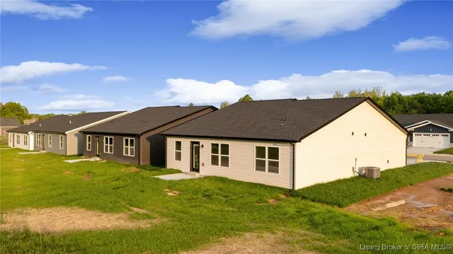 $279,900 | 5703 Harmony Wds Drive, Memphis, IN 47143