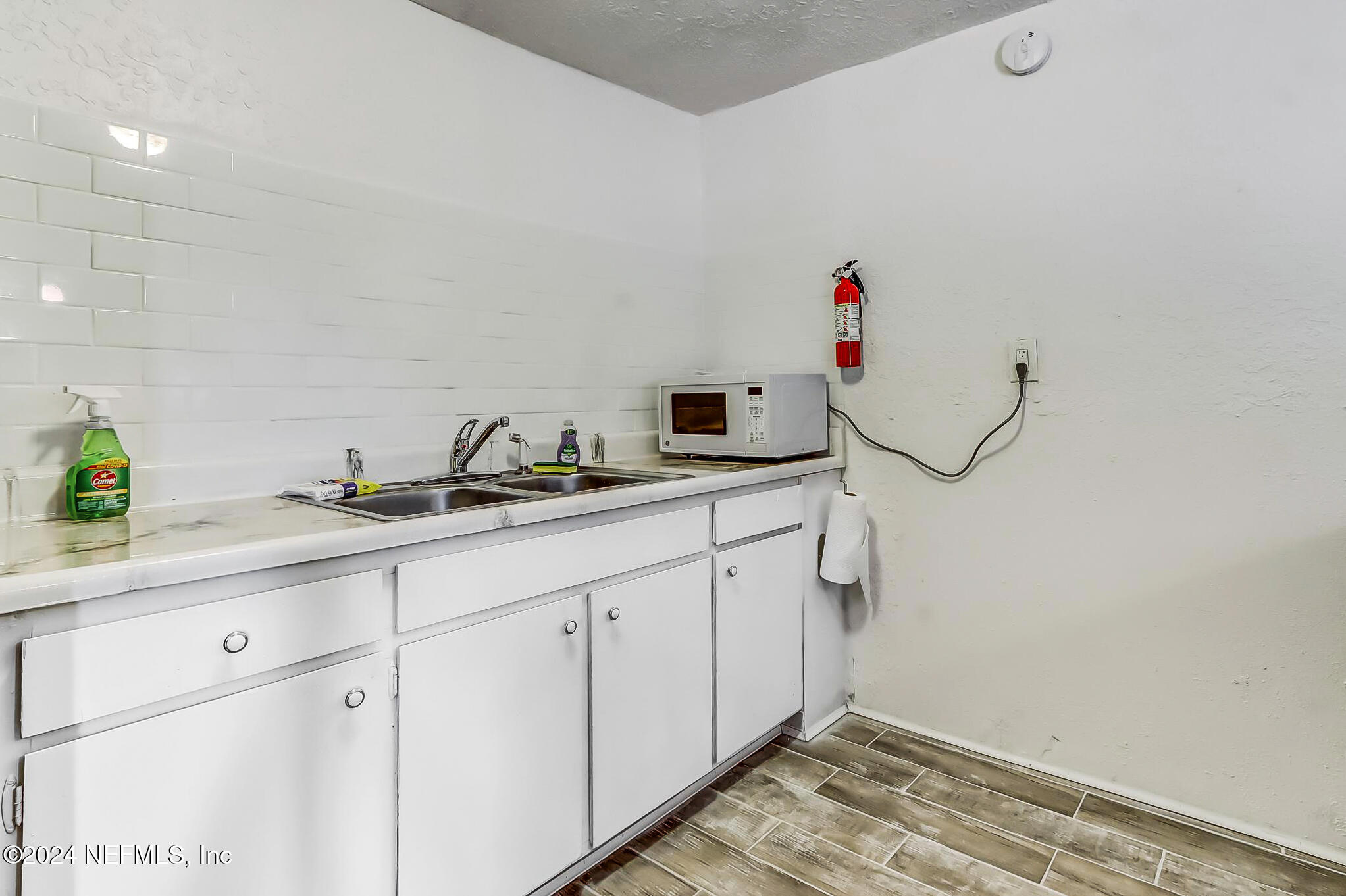 2914 Leonid Road Jacksonville, FL 32218 - Photo 8 of 9 e80e94b4-16f5-4a94-9202-27ccdfd034c8_imp