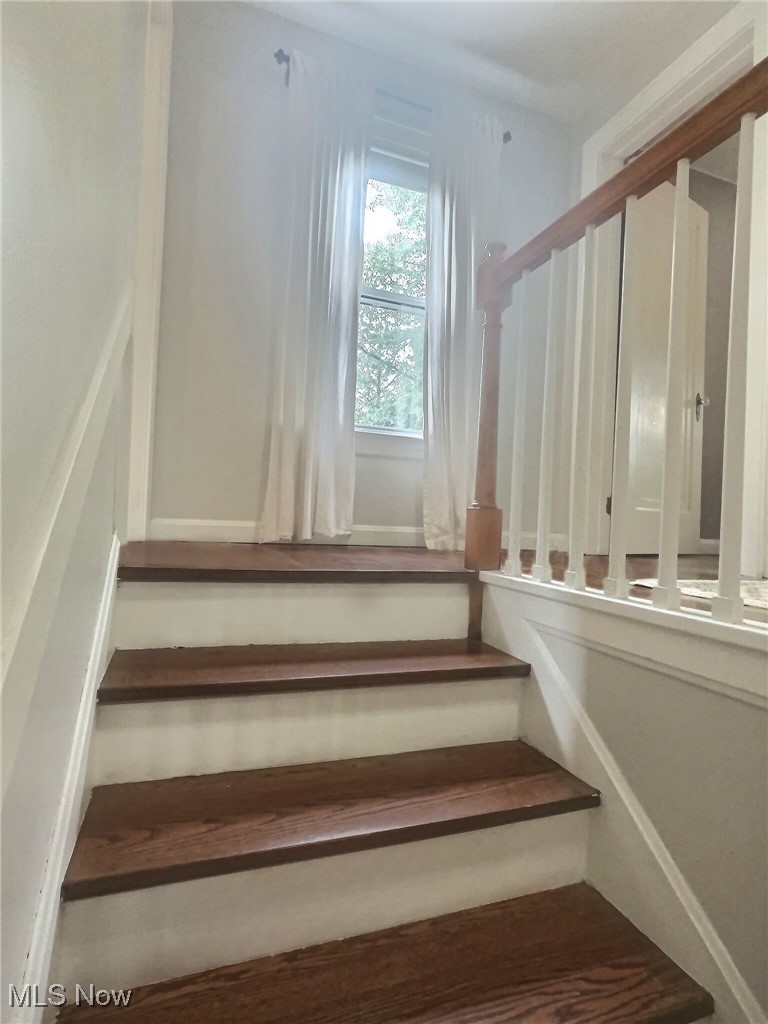 3688 Easton Road Norton, OH 44203 - Photo 26 of 37 View of stairs