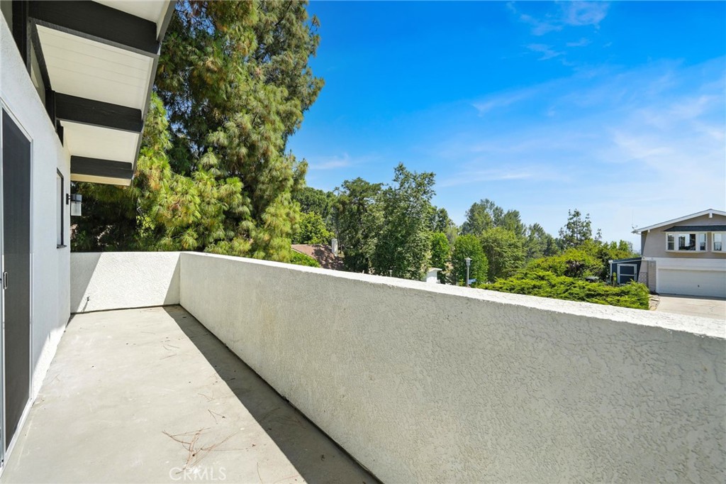 4141 Coldstream Terrace Tarzana, CA 91356 - Photo 21 of 41 a view of balcony