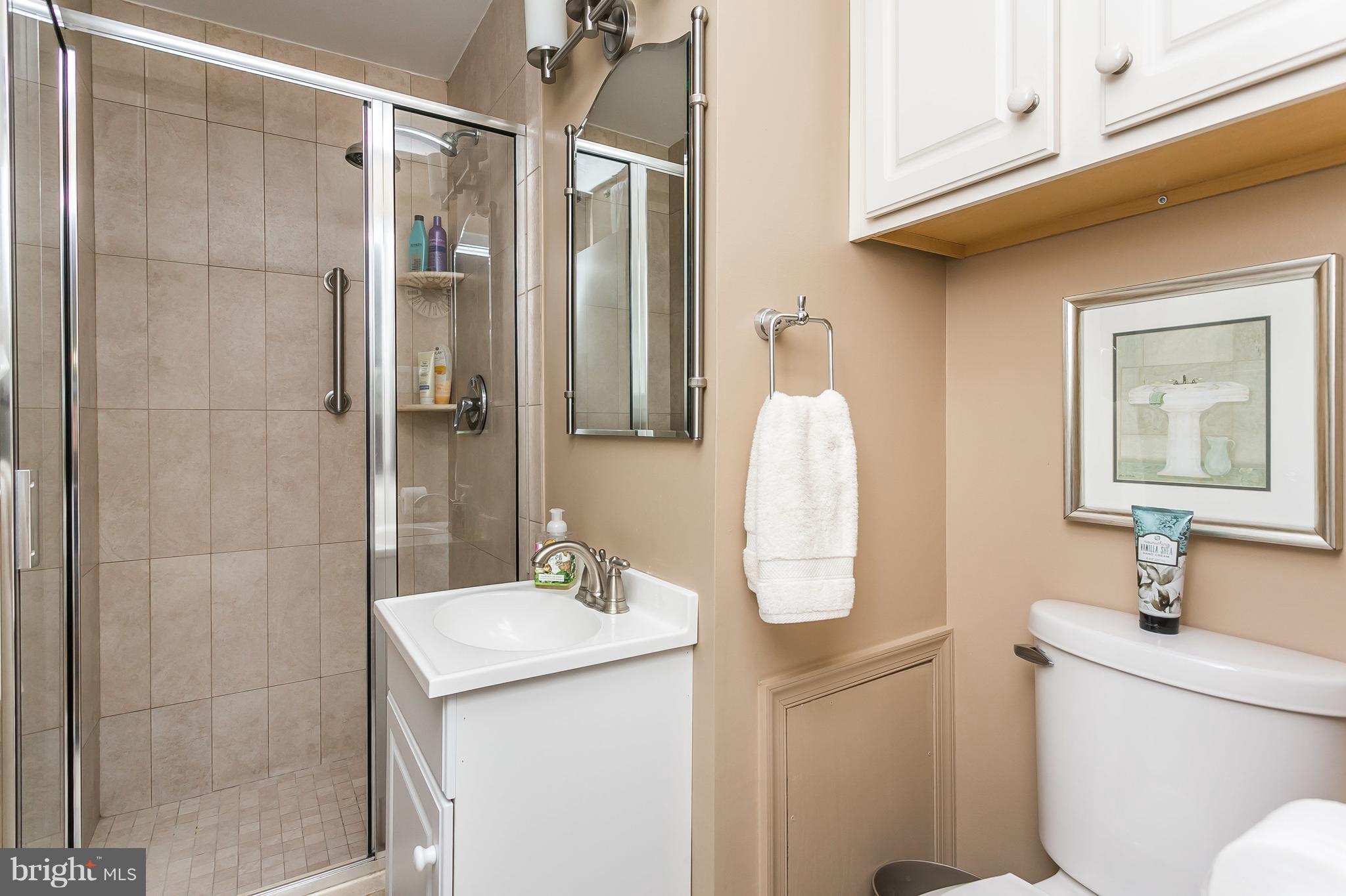 214 Locknell Road Lutherville-Timonium, MD 21093 - Photo 13 of 30 Bath (Master) Updated!