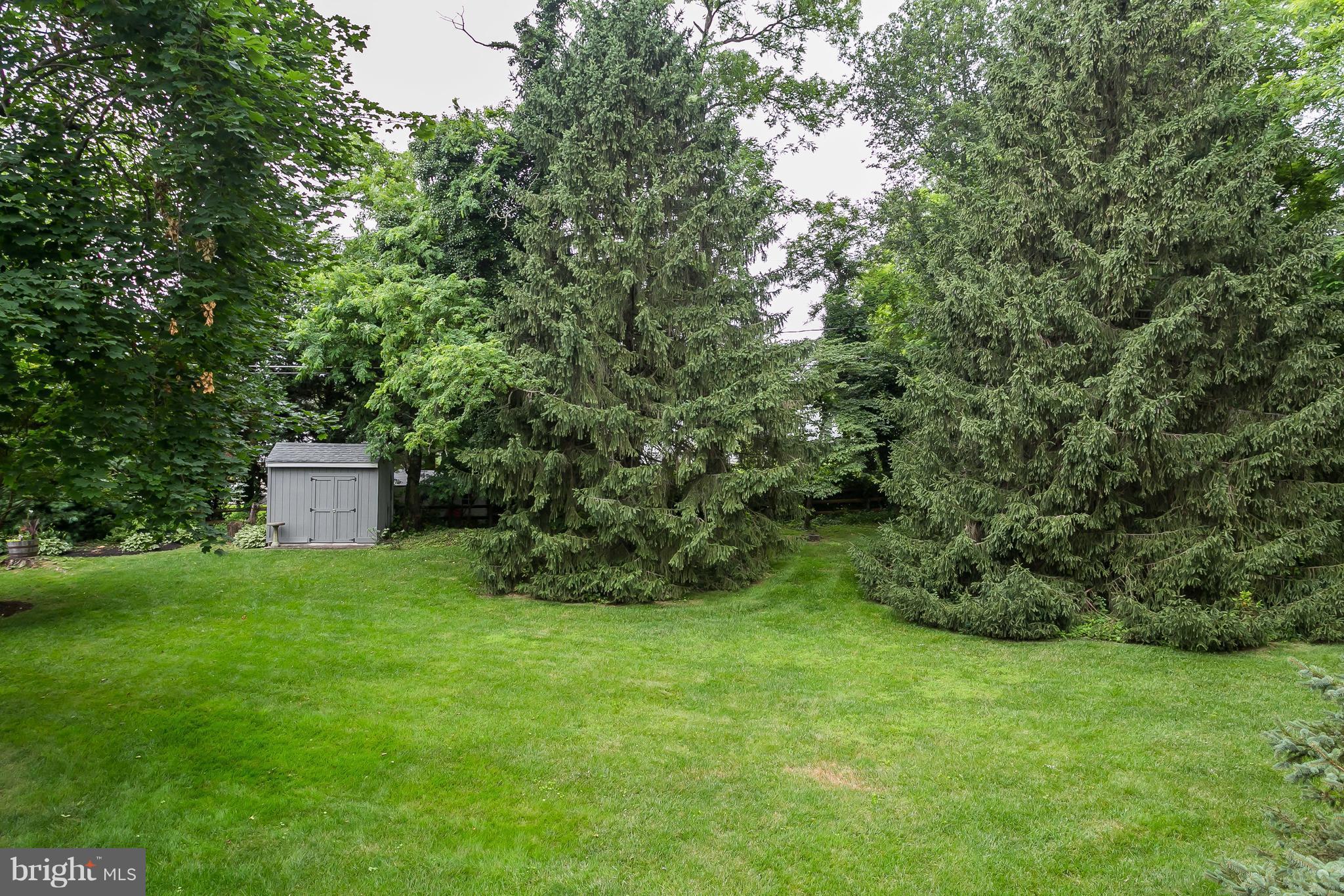 214 Locknell Road Lutherville-Timonium, MD 21093 - Photo 27 of 30 Lush 1/3 acre yard!