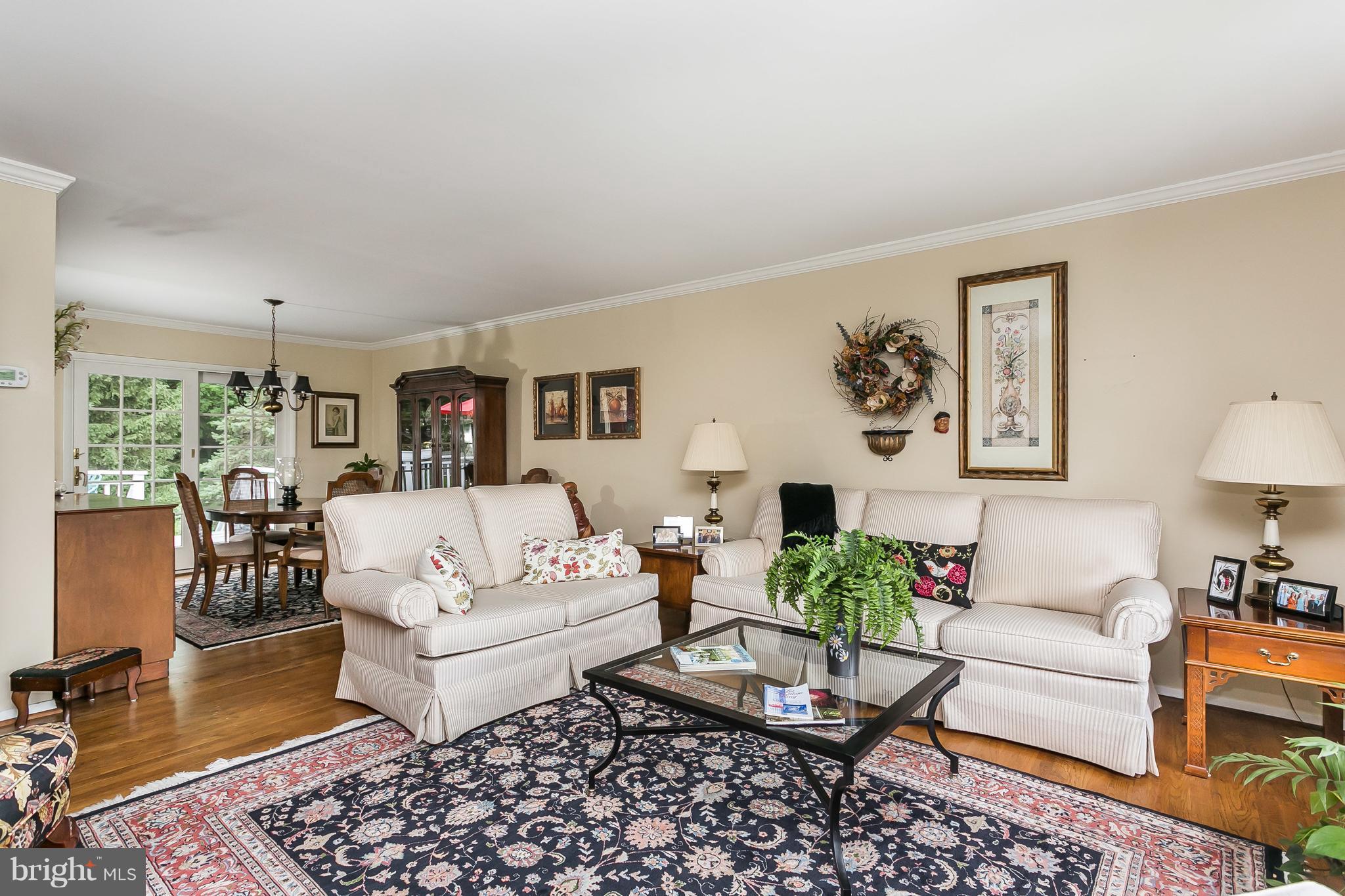 214 Locknell Road Lutherville-Timonium, MD 21093 - Photo 4 of 30 Living Room looking into the dining room!
