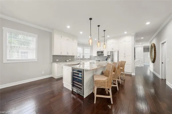 $3,200 | 646 Vintage Reserve Circle, Unit 4D, Naples, FL 34119