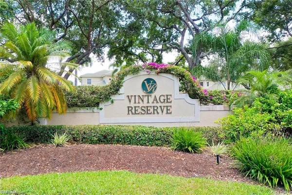 $3,200 | 646 Vintage Reserve Circle, Unit 4D, Naples, FL 34119