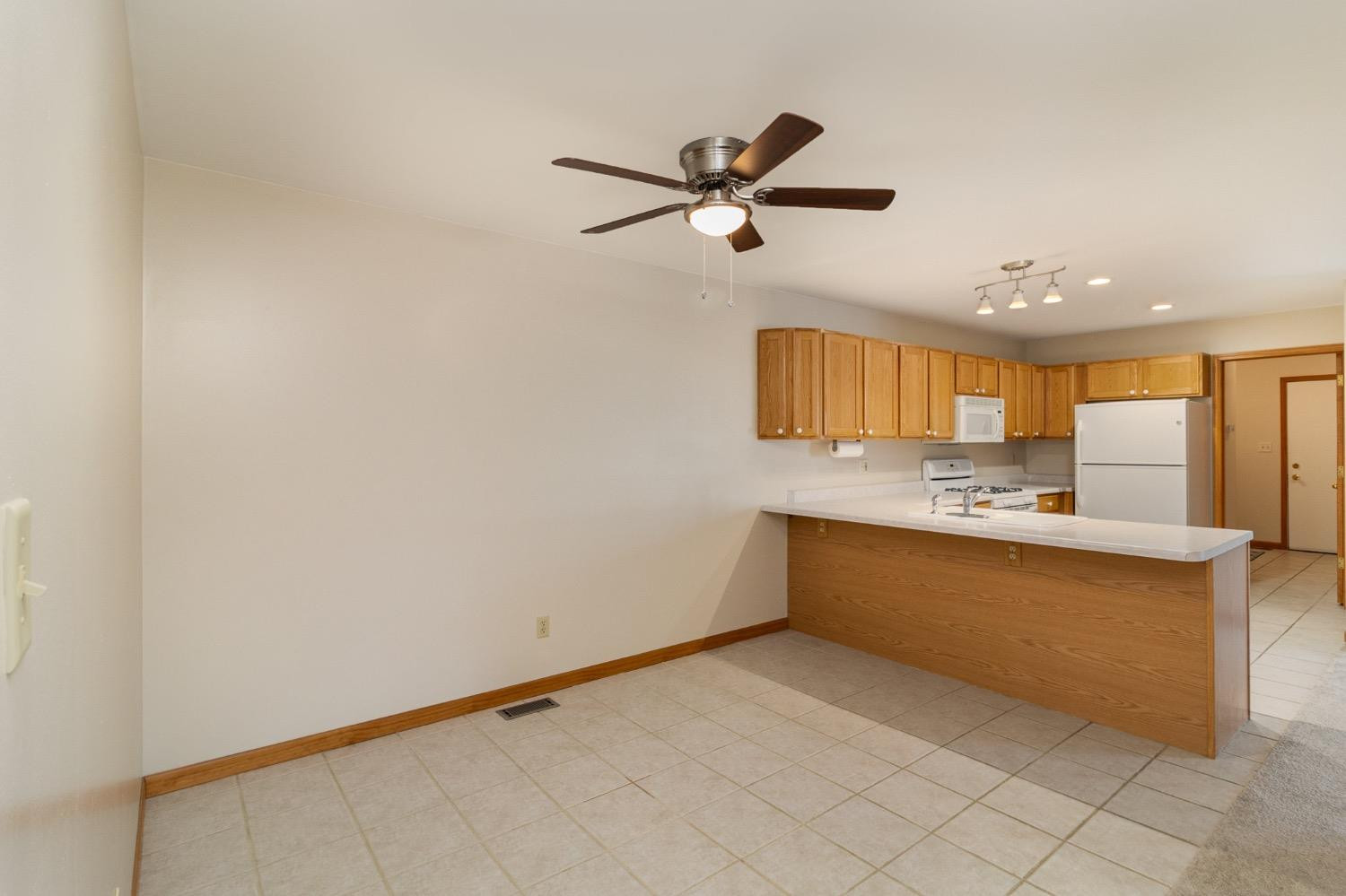 10076 Adams Street Crown Point, IN 46307 - Photo 5 of 18 1500x999