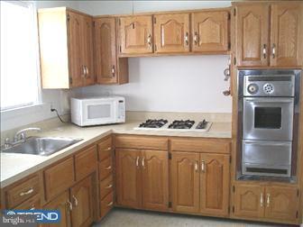 238 Overlook Road Ambler, PA 19002 - Photo 3 of 6 Gallery Image 3