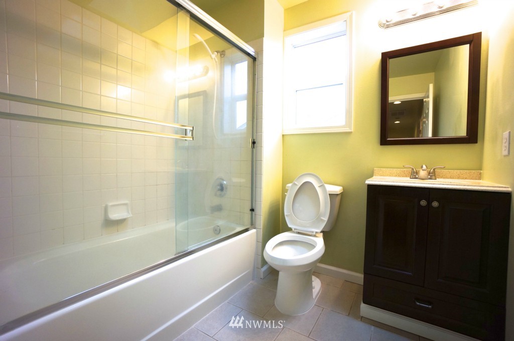 2127 Northeast 17th Place Renton, WA 98056 - Photo 11 of 14 Gallery Image 11