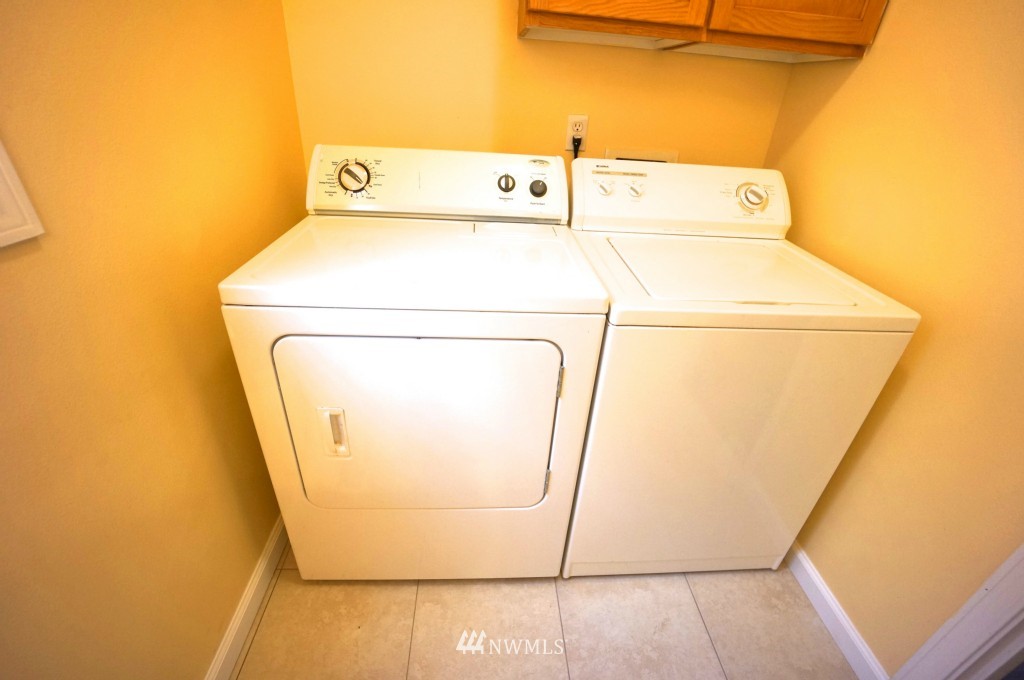 2127 Northeast 17th Place Renton, WA 98056 - Photo 12 of 14 Gallery Image 12