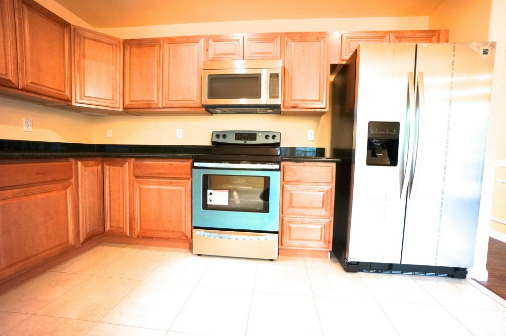 2127 Northeast 17th Place Renton, WA 98056 - Photo 7 of 14 Gallery Image 7