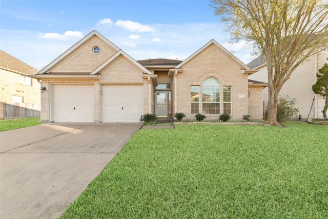 $434,900 | 12519 East Nantucket Road, Sugar Land, TX 77478