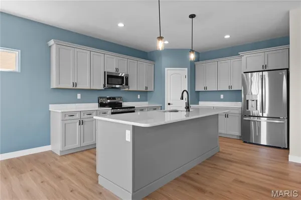 $430,700 | 926 Seneca Drive, Waterloo, IL 62298