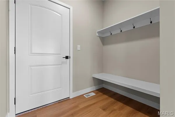 $430,700 | 926 Seneca Drive, Waterloo, IL 62298