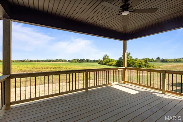 $430,700 | 926 Seneca Drive, Waterloo, IL 62298